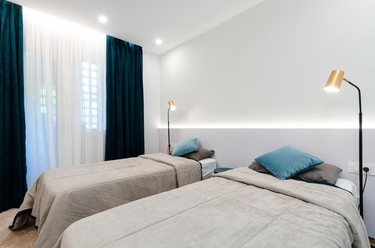 Luxury Blue Coast Seaside Retreat Marbella Apartment ภายนอก รูปภาพ